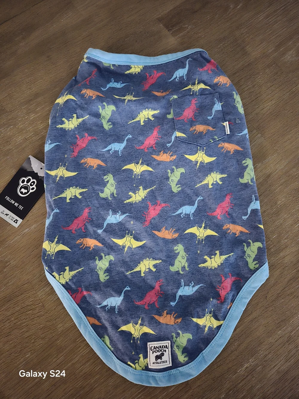 Canada Pooch Dog Follow Me Tee 20 Inch For 33-40 Lbs New Dinosaur Print